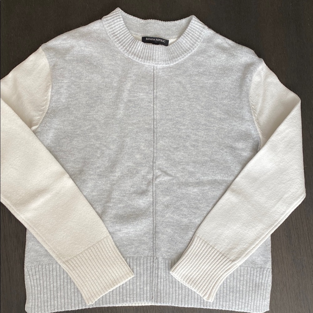 Banana Republic Gray and Cream Sweater